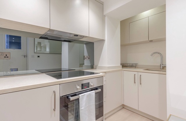 1 Bedroom Property just 5 minutes from Hyde Park!
