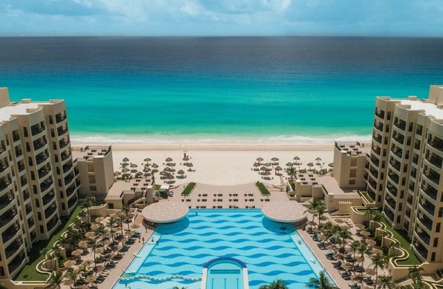 1 Bedroom Suite at The Royal Sands