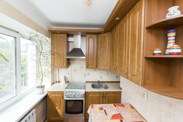 1 BR near Circus