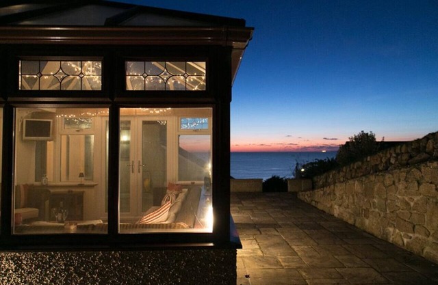 1 Highburrow - Three Bedroom House, Sleeps 6