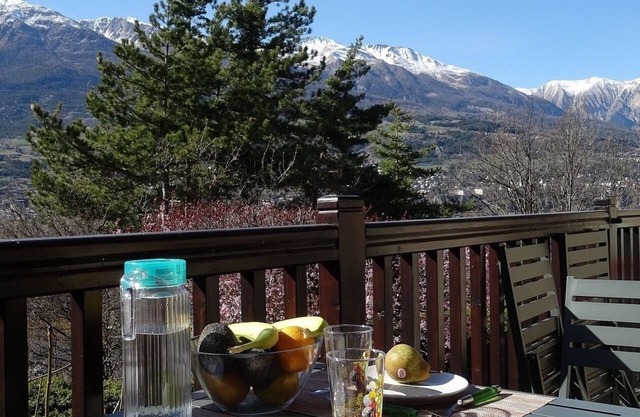 1 km from Embrun lake: comfortable apartment