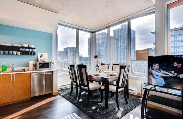 #1 Location/2BR/Across From Space Needle!-VR1