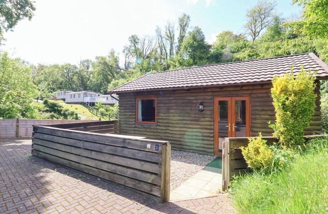 1 MANLEIGH PARK, pet friendly, with a garden in Combe Martin