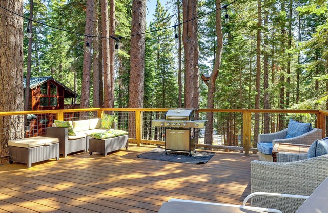 1 Mi to Beach: Tahoe City Retreat w/Game Room
