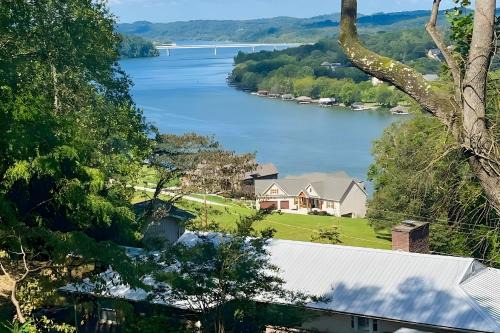 1 Mi to Dtwn Loudon Spacious River-View Home