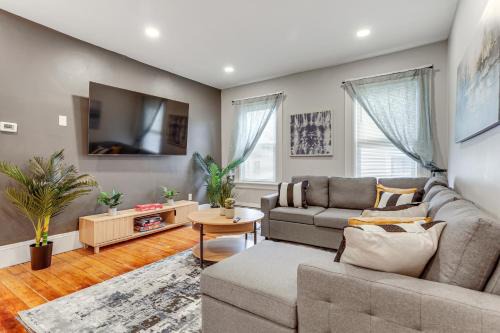 1 Mi to Dtwn Pet-Friendly Providence Apt with Yard