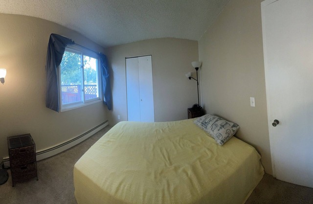 1 room/3br condon<1mile away from UAA, hospital & costconLGBTQ & Pet friendly
