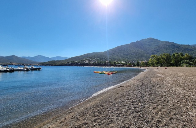 1-star, non-smoking apartment 100 metres from the beach