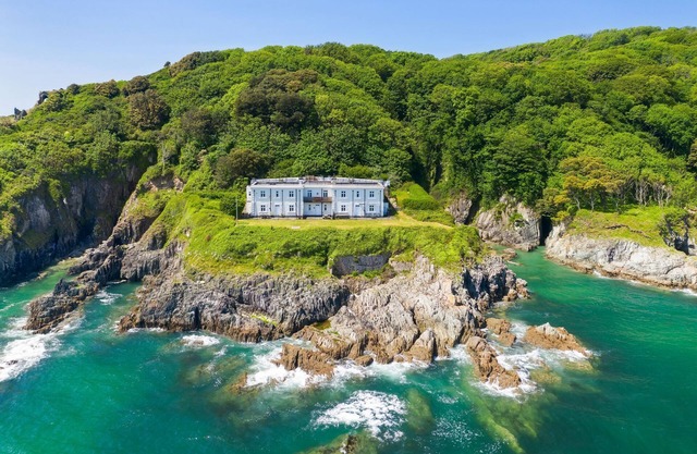 1 The Old Signal House - an apartment that sleeps 6 guests in 3 bedrooms