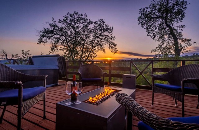 10-acre Forest Villa, 20 miles from Yosemite South