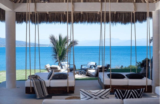 10-Bedroom Luxury Estate inside gates for 26 guests- Enjoy 10% Easter week!nnnnn