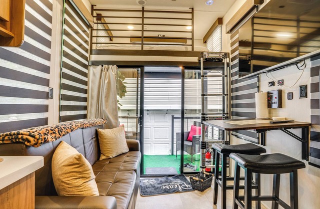 10 Mi to Leesylvania & River: Sleek Mobile Home