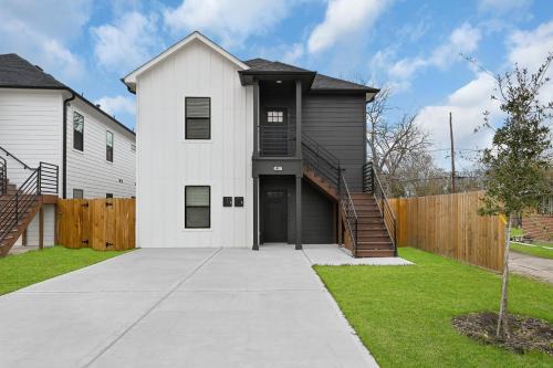 10 min from downtown, med center, galleria