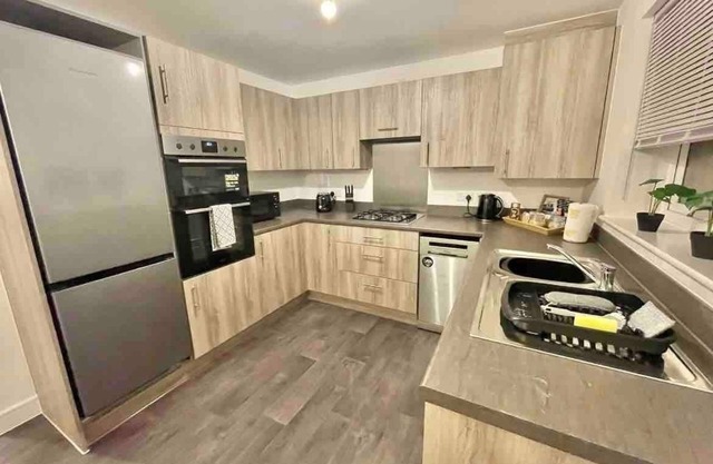 10 mins to Eurotunnel Free Parking 3 Bedroom House