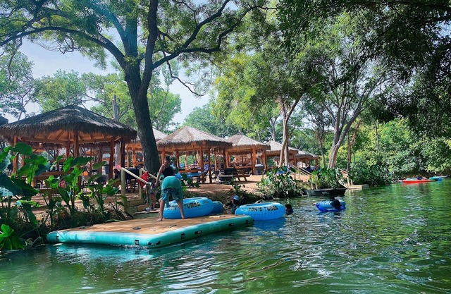 #10 Son’s Rio Cibolo Safari Cabin