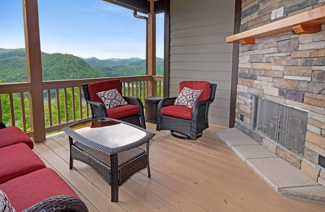 10 Sparkleberry Court At Bear Lake Reserve