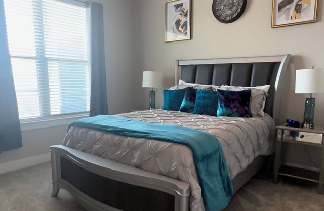 10% weekly & 20% 0ff monthly stays! Great Location in the Heart of Dallas1
