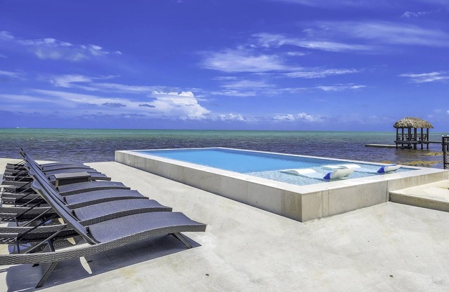 100' Beach,3 acres,Pool,Bikes,Kayaks,EV charger