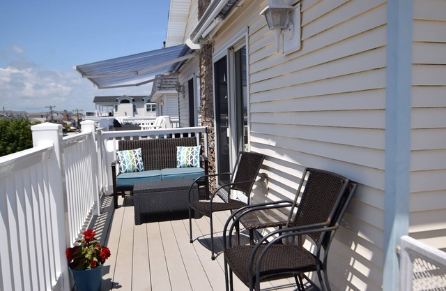 100 Block of 37th Street Condo. Must See!