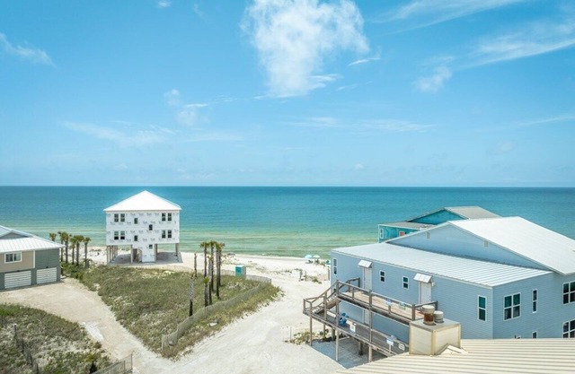 100 STEPS TO BEACH, PETS OK, RENOVATED, VERY CLEAN, N. CAPE, DISCOUNTED RATES!