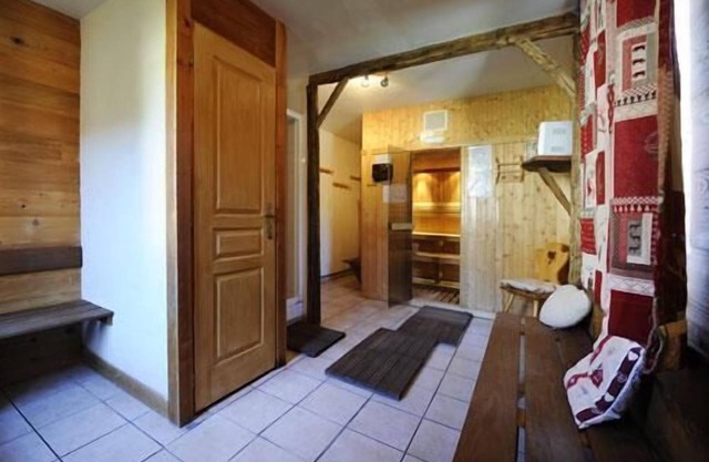 100m from ski slopes, Ground floor, sauna, balcony, parking, tv, ski locker, 120m², Les Menuires