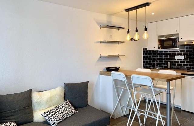 100m from resort center, 1st floor, balcony, tv, ski locker, 22m², Tignes