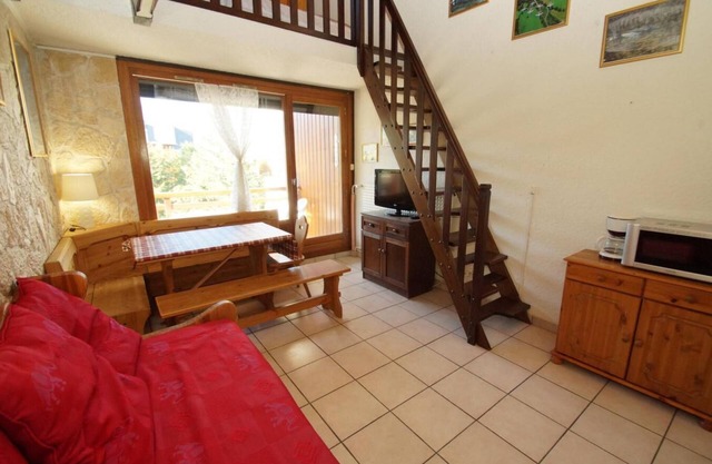 100m from resort center, 5th floor, balcony, tv, 50m², Les 2 Alpes