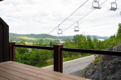 101 Horizon - 3 Bdrs Tremblant Ski In Out plus Spa & Sauna
