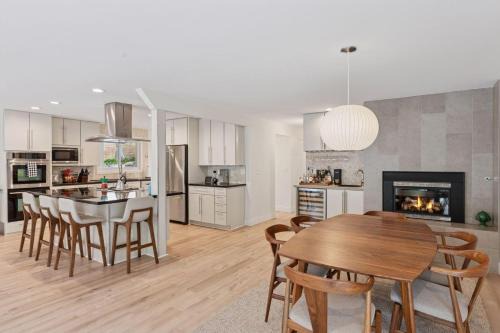 1010 Rosehill Dr
