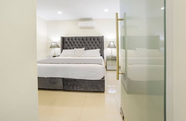 102 KingBed Studio in TJ Near d'border