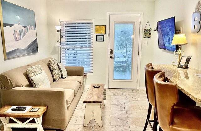 #107 Cozy Corner 2 Bed 2 Bath Beachy Condo