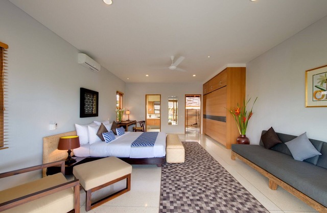 10BR Luxury Villa By The Beach, Seminyak - W/Swimming Pool!