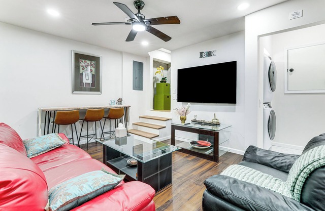 11 Mi to Marietta Square: Modern Apt w/Yard!