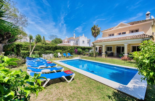 1106- Bel Air Family Villa