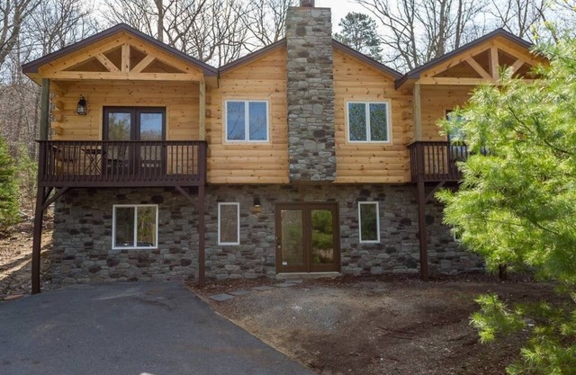 12 Bedroom sleeps 32 In Mass Resort Hot Tubs Indoor Pool Firepit