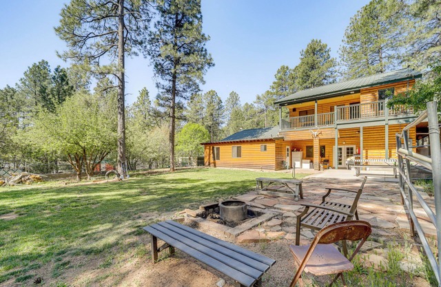 12 Mi to Tonto Natural Bridge SP: Cabin w/Patio!