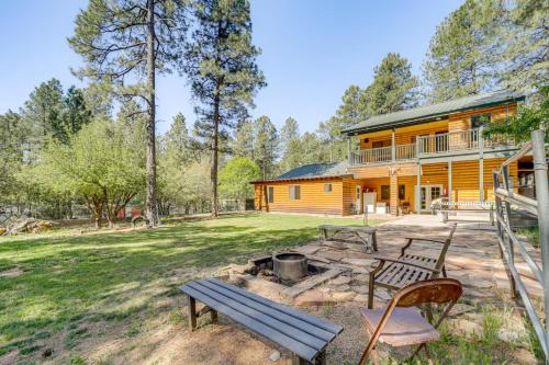12 Mi to Tonto Natural Bridge SP Cabin with Patio!