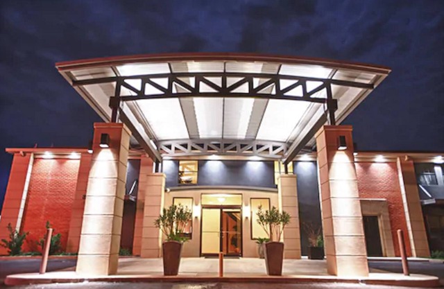 12 Oaks Hotel