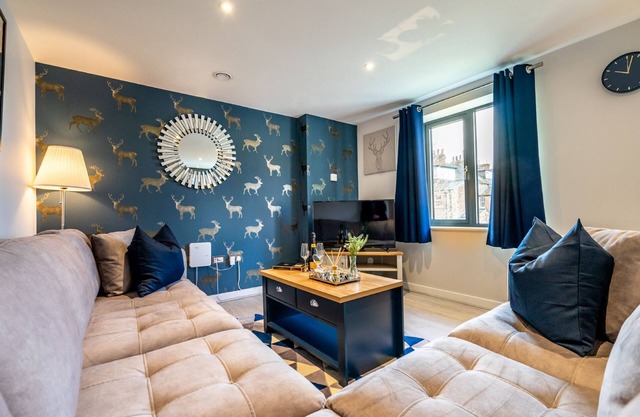 12 St. John's Mews - a couples retreat that sleeps 4 guests in 2 bedrooms