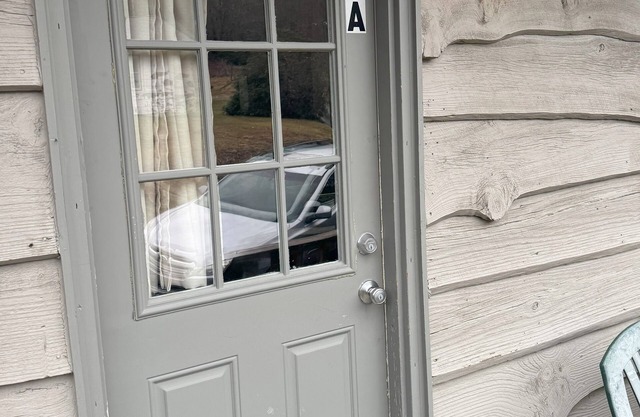 124A Arnett Rd. 1/1 Apt near Sugar Mountain golf, biking, skiing, snow tubing