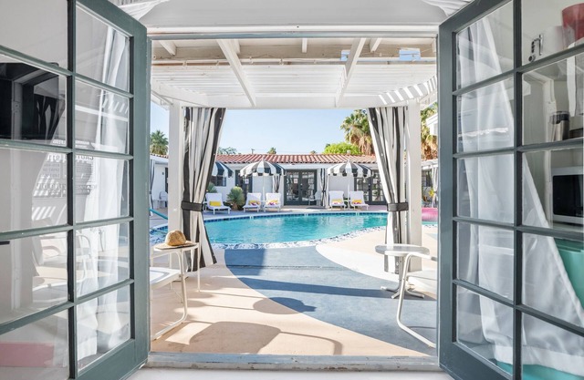 12BR/Sleeps 30! Designer Poolside Adventure Dwtn!