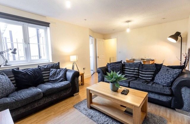 12FC Apartment 2 Bedroom Sleeps 4 Long Stay Disc