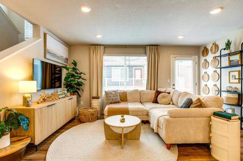13 Mi to Dtwn Denver Spacious Home with Balcony!