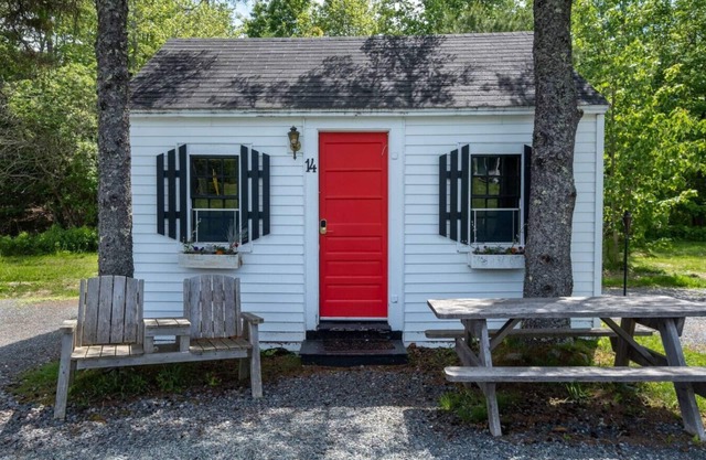 14 1Br Cottage in Bar Harbor Open Hearth Inn