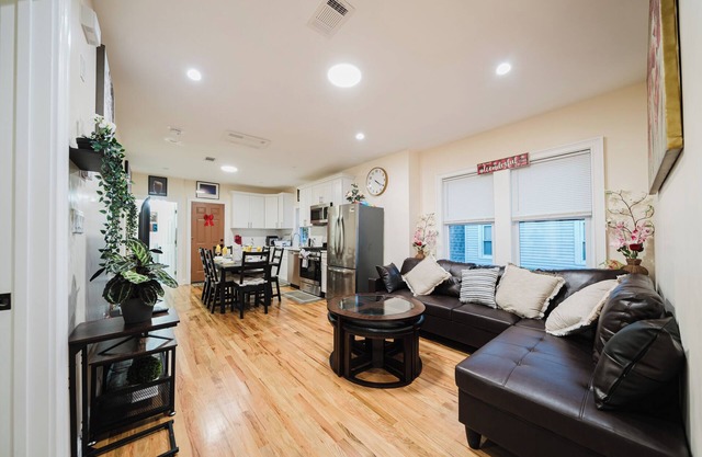 14-2 5BR - Milton Spacious Home near Blue Hills