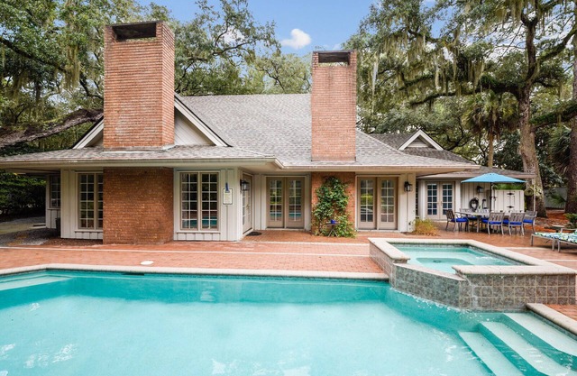 14 South Beach Lane ~ Spacious 6Br Sea Pines Home, 3 Minute Walk to the Beach!
