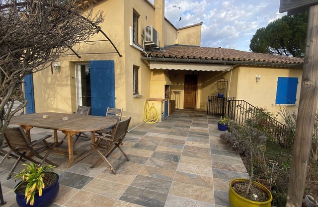 140 M2 architect-designed house in a quiet cul-de-sac.