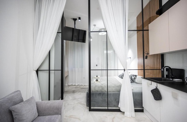 140 SQM Apartment with 4 units - GREAT FOR GROUPS