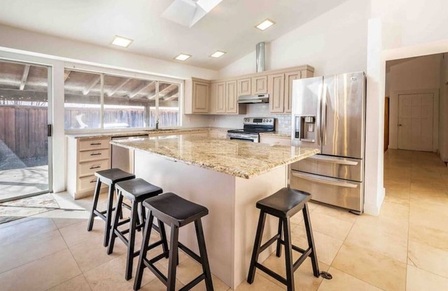 1436 Cross Bend Road Plano TX · Spacious Plano 4 Bedroom! Close to Golf & Nature!