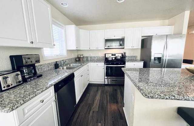 15% OFF Lux 3BD Home, Gym Close to Malls 6 Flags - NW SA
